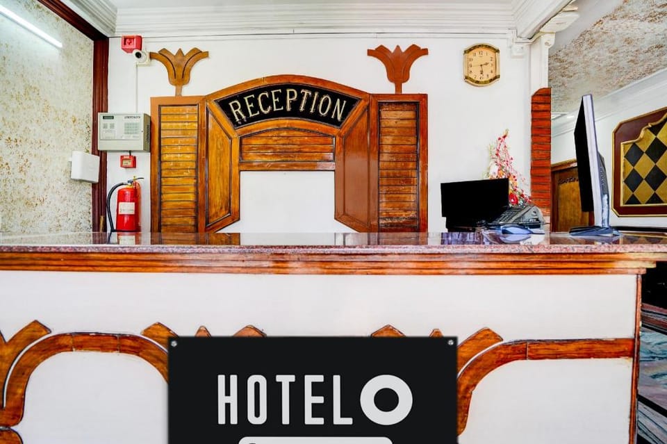 Hotel O Hussainganj Near Vidhansabha Hotel in Lucknow