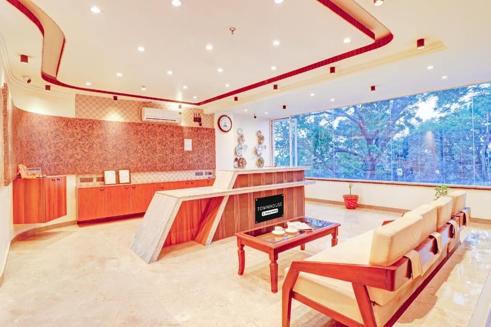 Super Townhouse Patel Nagar Near Saharanpur Chowk Dehradun Hotel in Dehradun