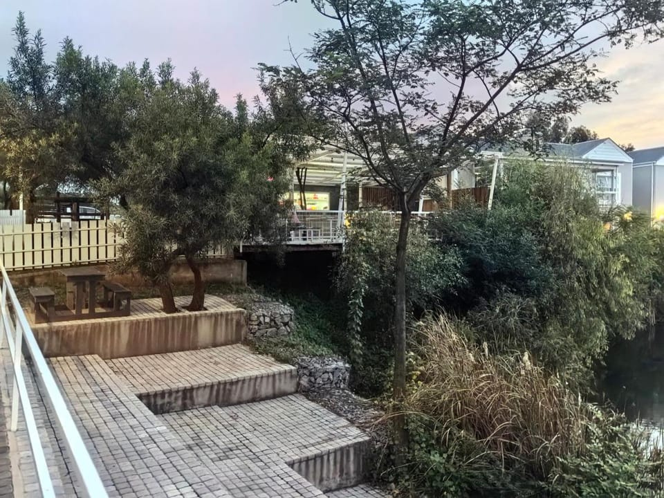 Your Perfect Escape with Breathtaking Lake Views Apartment in Pretoria