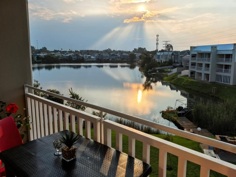 Your Perfect Escape with Breathtaking Lake Views Apartment in Pretoria