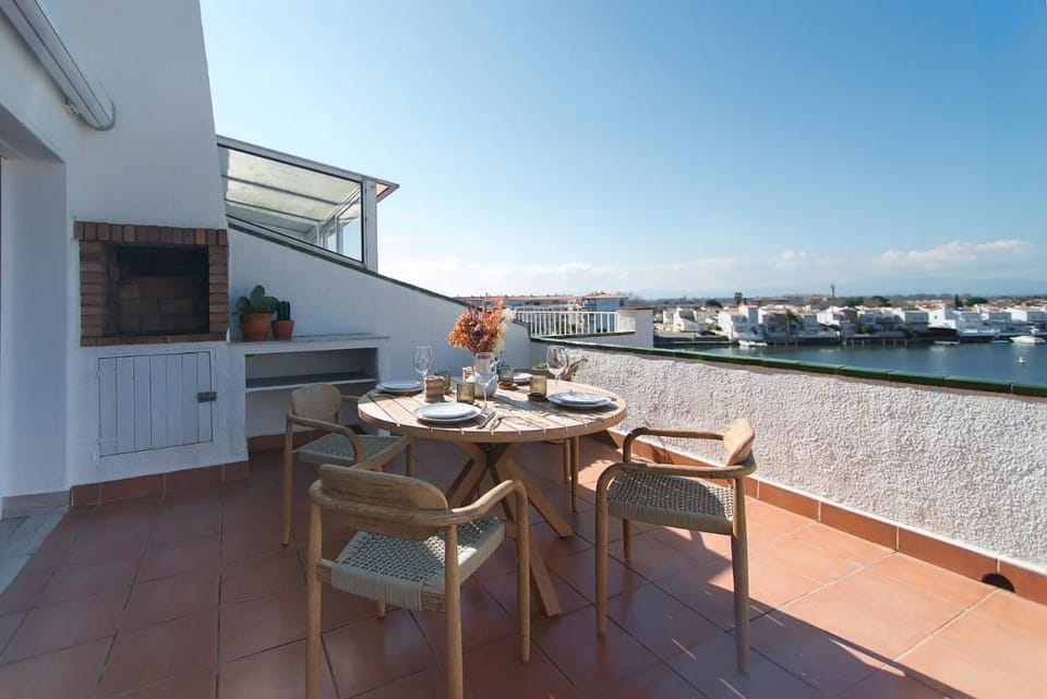 WELCS APARTAMENTO 223 EMP con TERRAZA con VISTA Apartment in Alt Empordà