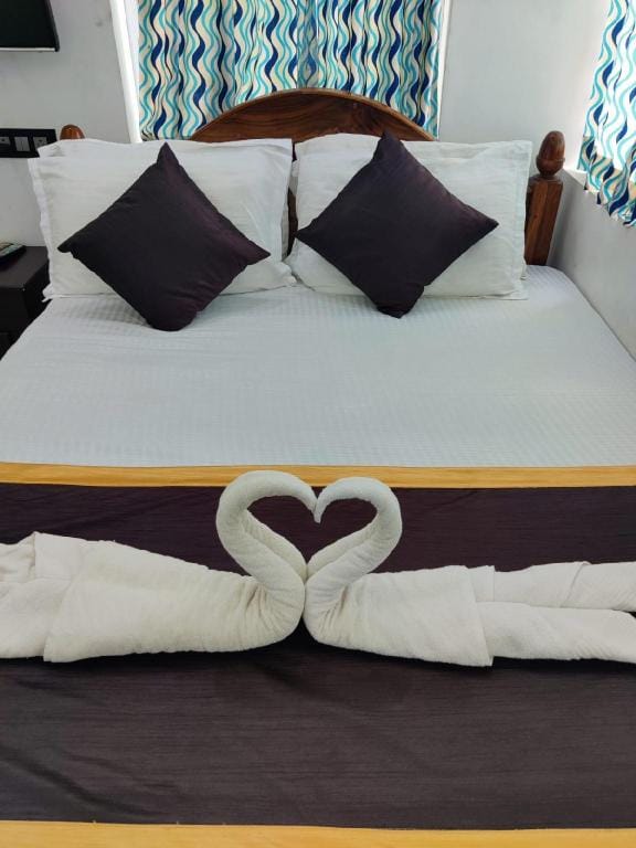 Mountain Lake Poomala Pvt Ltd Hotel in Kerala