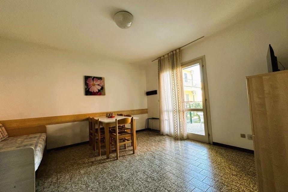 Cozy villetta with pool and garden in Bibione Apartment in Bibione