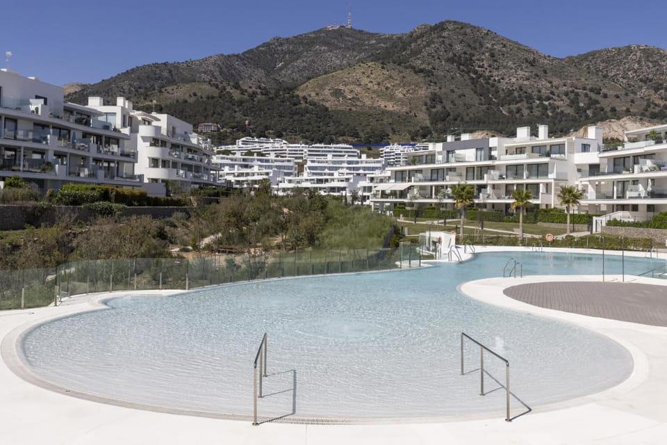 Stylish Apartment with Large Terrace in Higueron Apartment in Costa del Sol