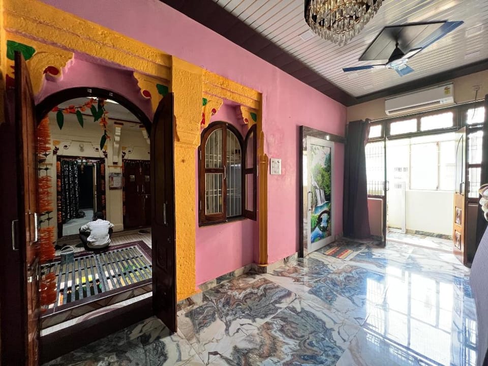 Gayatri Paying Guest House Hotel in Varanasi