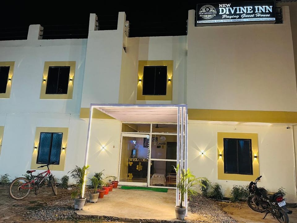 NEW DIVINE INN BED  Apartment in Varanasi