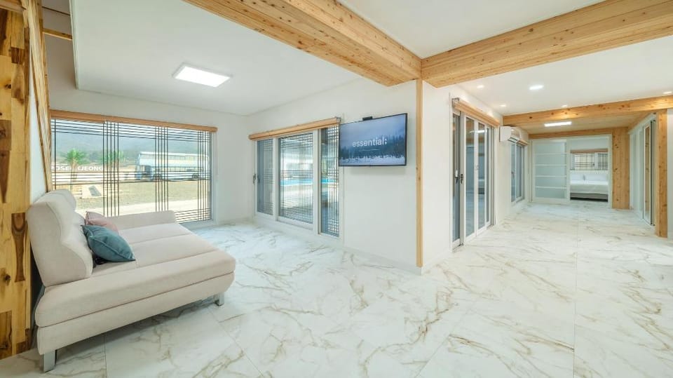 Gyeongju Poseokjeong Hanok Pool Villa Vacation rental in South Korea