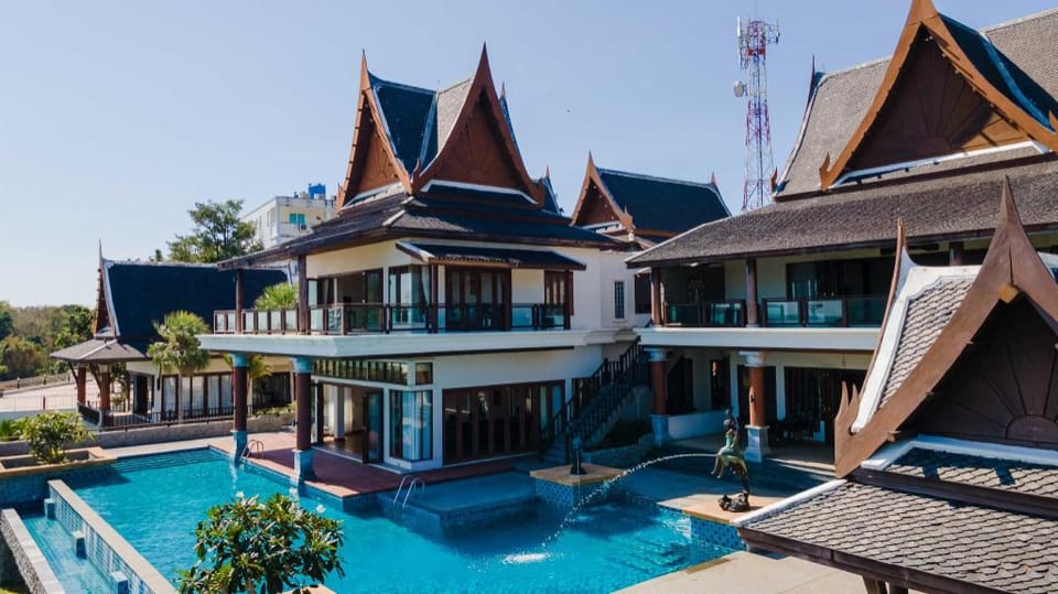 Grand View Panwa Luxury Villa Apartment in Wichit