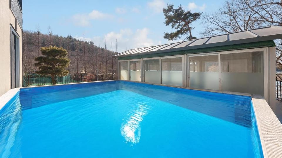 Daebudo Freesia Private Pool Villa Bed and Breakfast in Gyeonggi-do