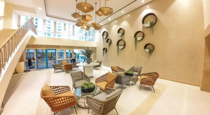 LUXX Suites McKinley with fast WIFI in BGC Apartment in Makati