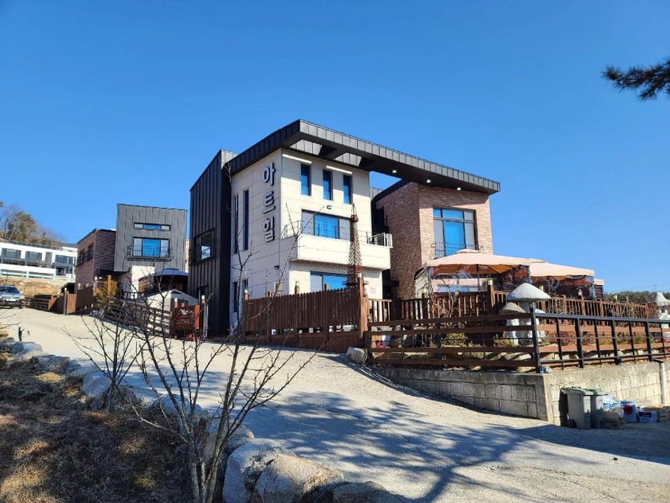 Gyeongju Art Hill Family Group Pet-Friendly Pension Bed and Breakfast in South Korea