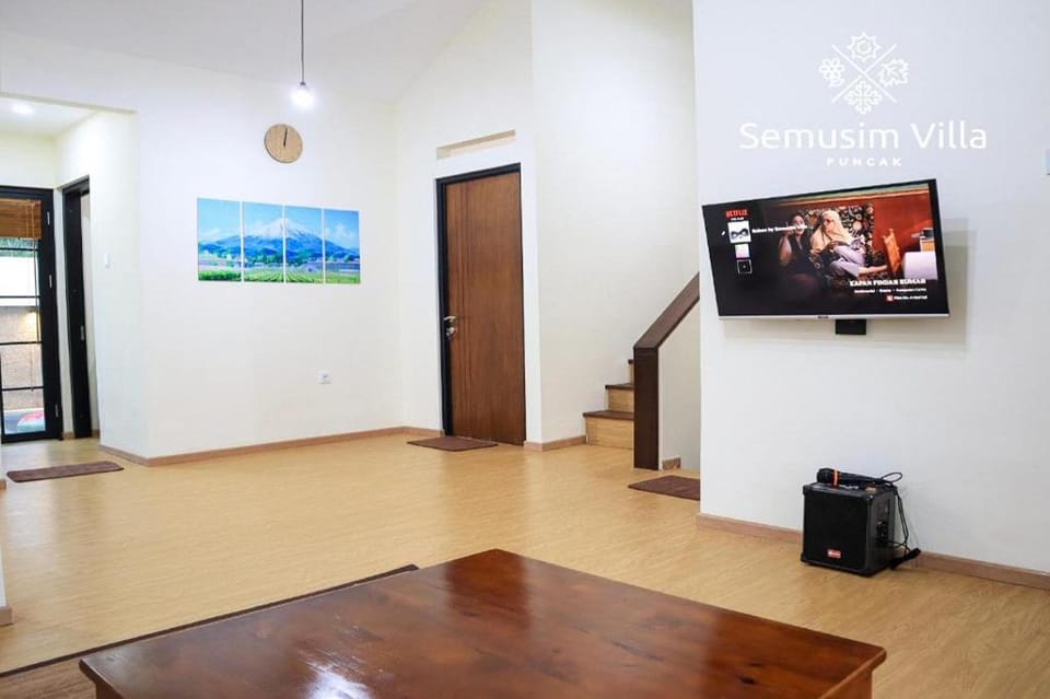 Suisen by Semusim Villa Hotel in West Java