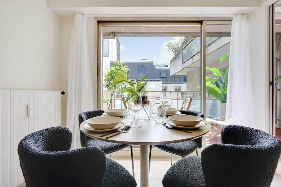 Chic apartment - 1BR/4P - Places des Vosgues Apartment in Paris