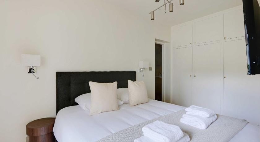 Chic apartment - 1BR/4P - Places des Vosgues Apartment in Paris