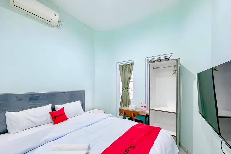 RedDoorz Syariah near Kedungmundu Semarang Hotel in Indonesia