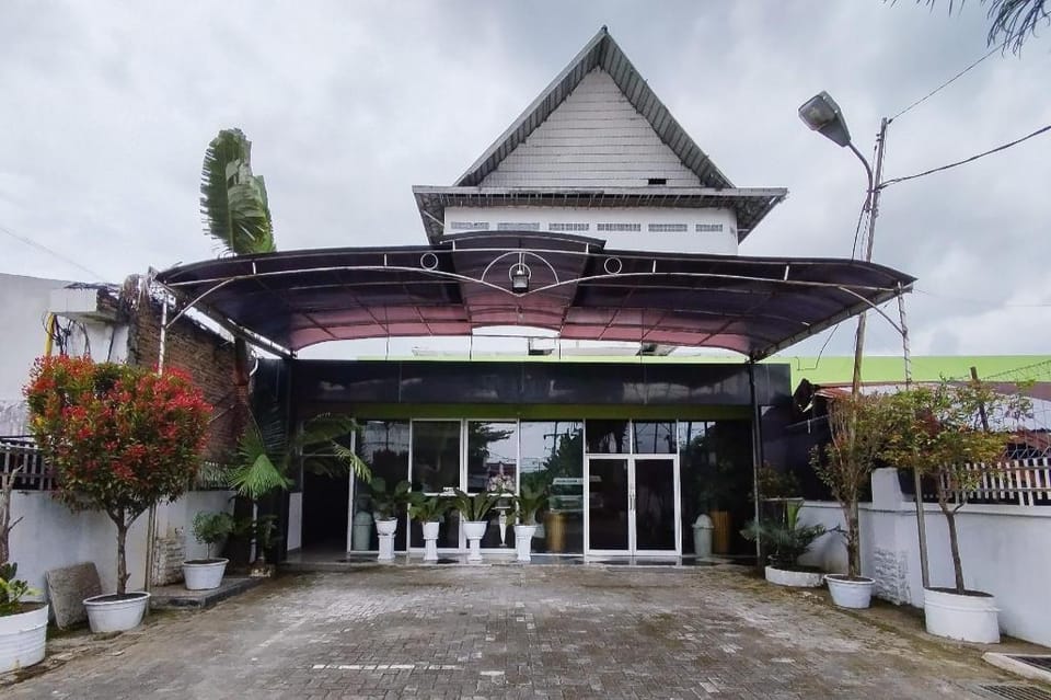 RedDoorz near Focal Point Medan Hotel in Indonesia