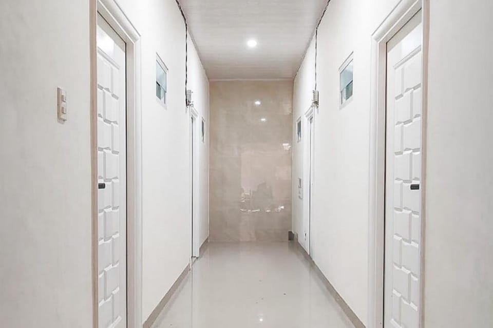 RedDoorz @ Dipanegara Homestay Hotel in Indonesia