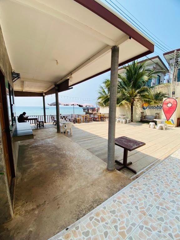 ซันไชน์ รีสอร์ท เกาะล้าน Resort in Chon Buri Changwat