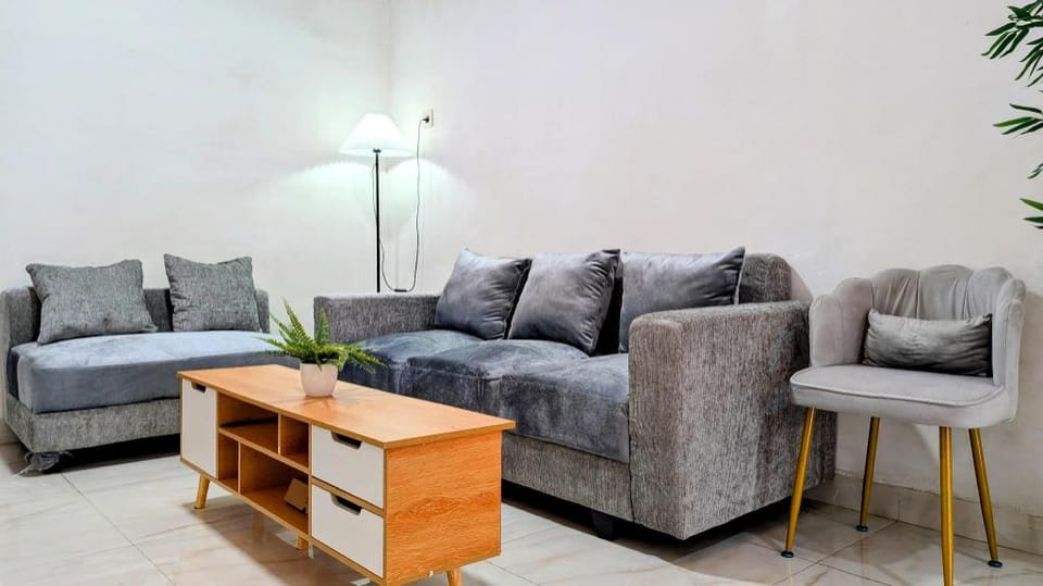 Homey Guesthouse Sukomanunggal Syariah Hotel in Surabaya