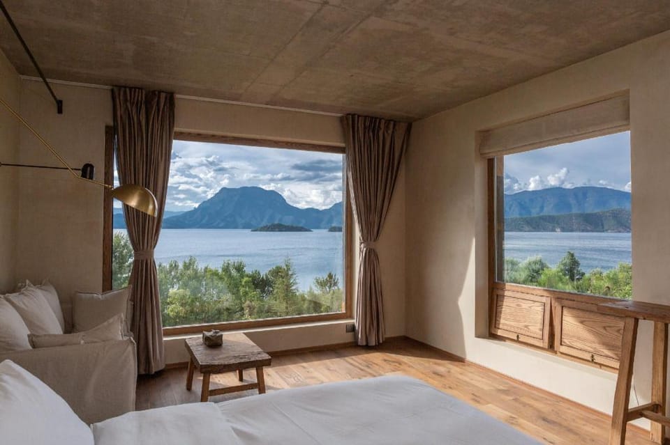 Hotel Qianshanji Lugu Lake Bed and Breakfast in China