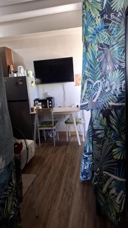 Wanted 1 M/F BedSpacer for 1 Month More Staycation Apartment in Manila City
