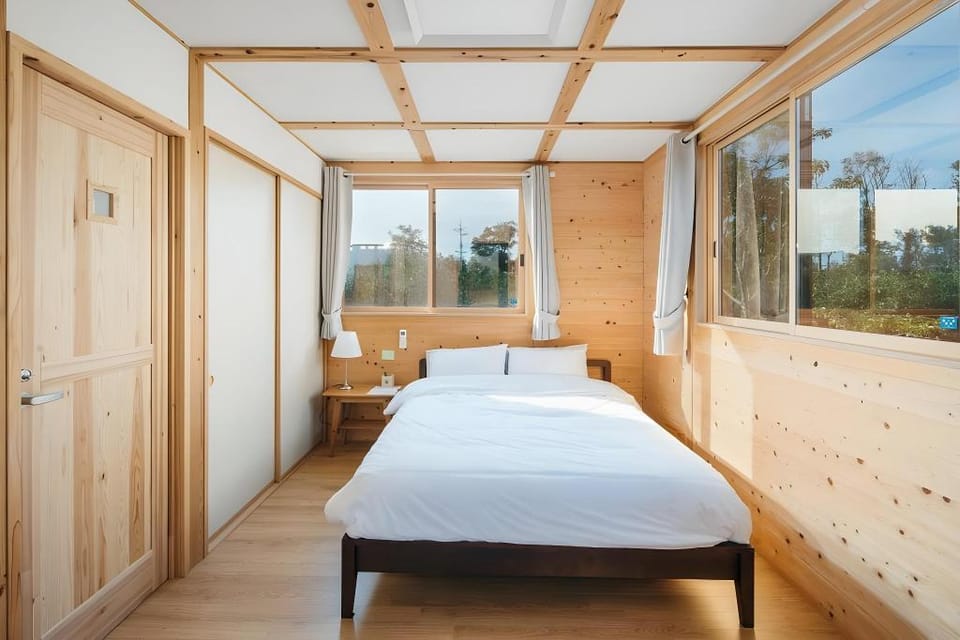 Crobe Hanra Bed and Breakfast in South Korea