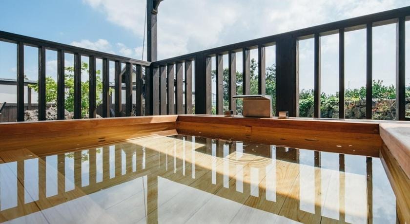 Crobe Hanra Bed and Breakfast in South Korea