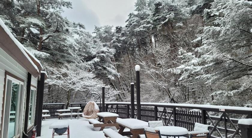 Namwon Along the Waterways of Jiri Mountain Bed and Breakfast in South Korea
