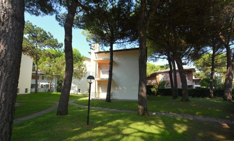 Equipped flat for 5 guests in Lignano Pineta with communal garden Apartment in Lignano Sabbiadoro