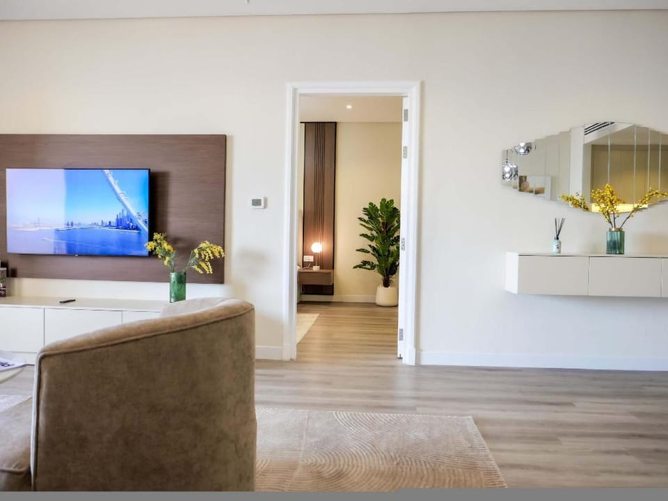 Renovated 1BR Haven in 5 Star Resort Apartment in Dubai