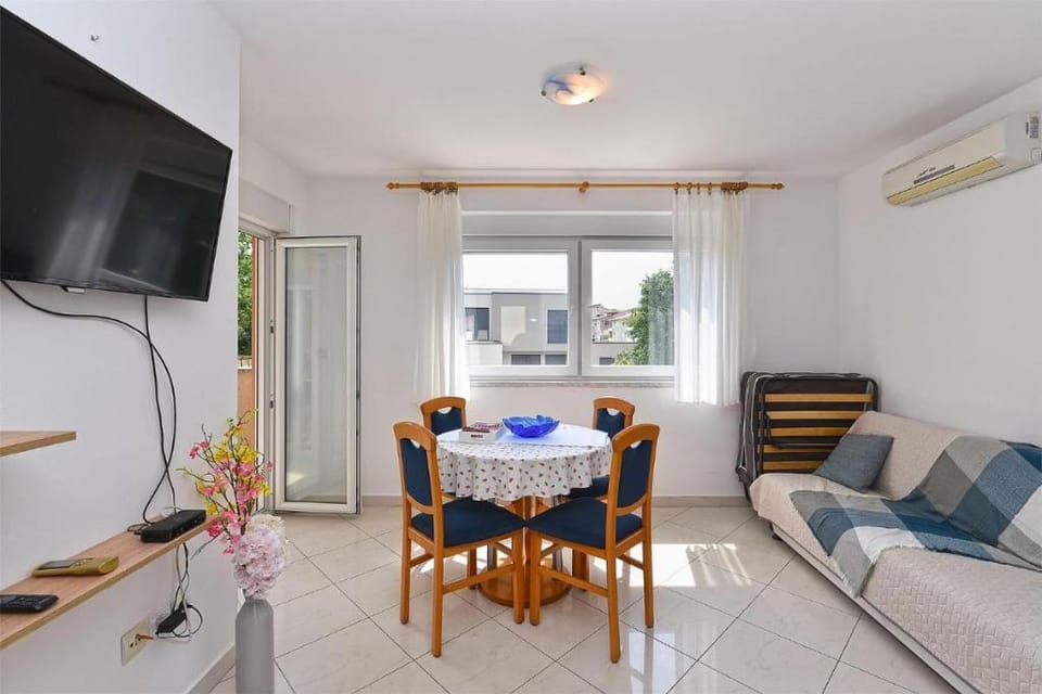 Bright apartment in Medolino Apartment in Medulin