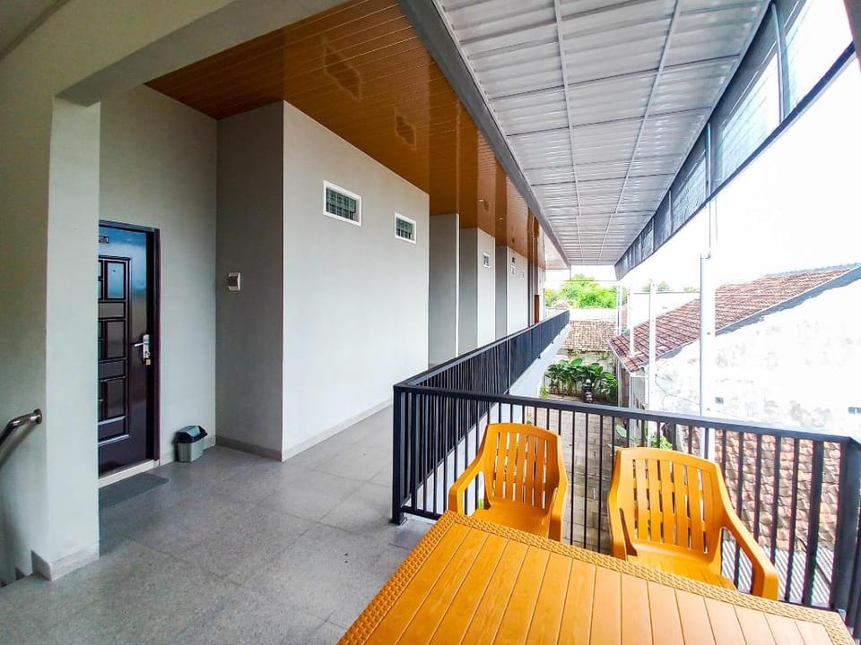 RedDoorz Plus Syariah @ Umyas Hotel near Terminal Anjuk Ladang Nganjuk Hotel in East Java