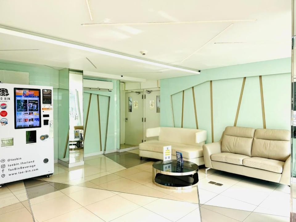 Ccr residence chamnan Hostel in Pattaya City