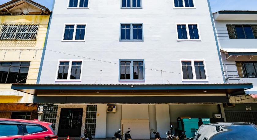 Urbanview Tiana Residence Nagoya Batam by RedDoorz Hotel in Riau Islands, Indonesia