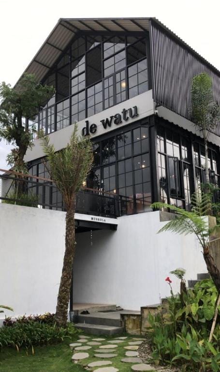 Vaviva Dewatu Camping Luxury tent in Indonesia
