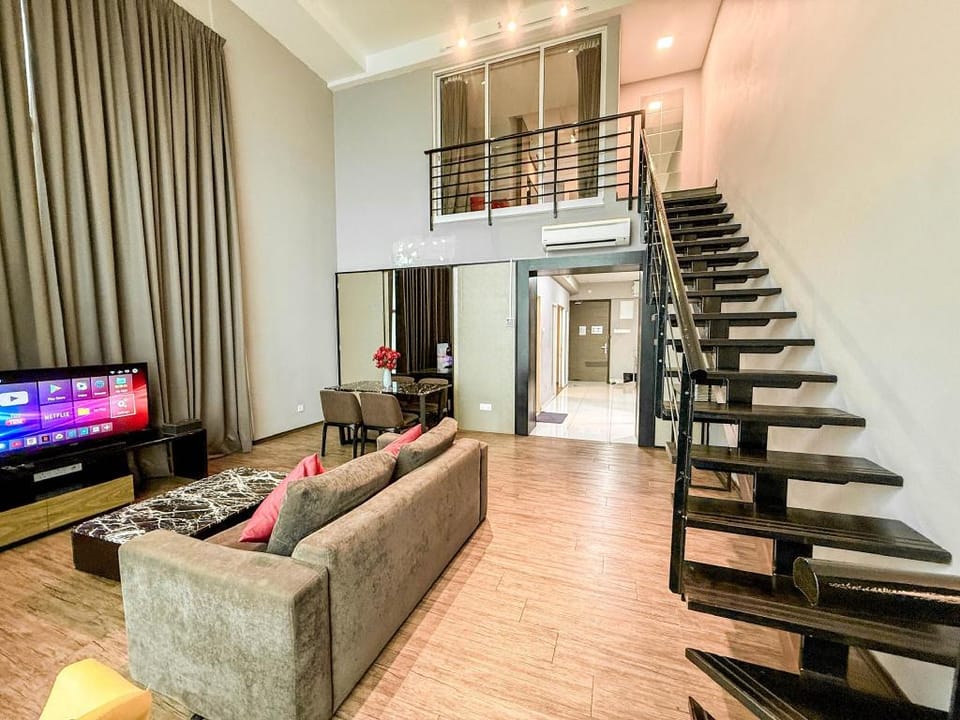 HappySty by Golden Hour Maritime Suite Vacation rental in George Town