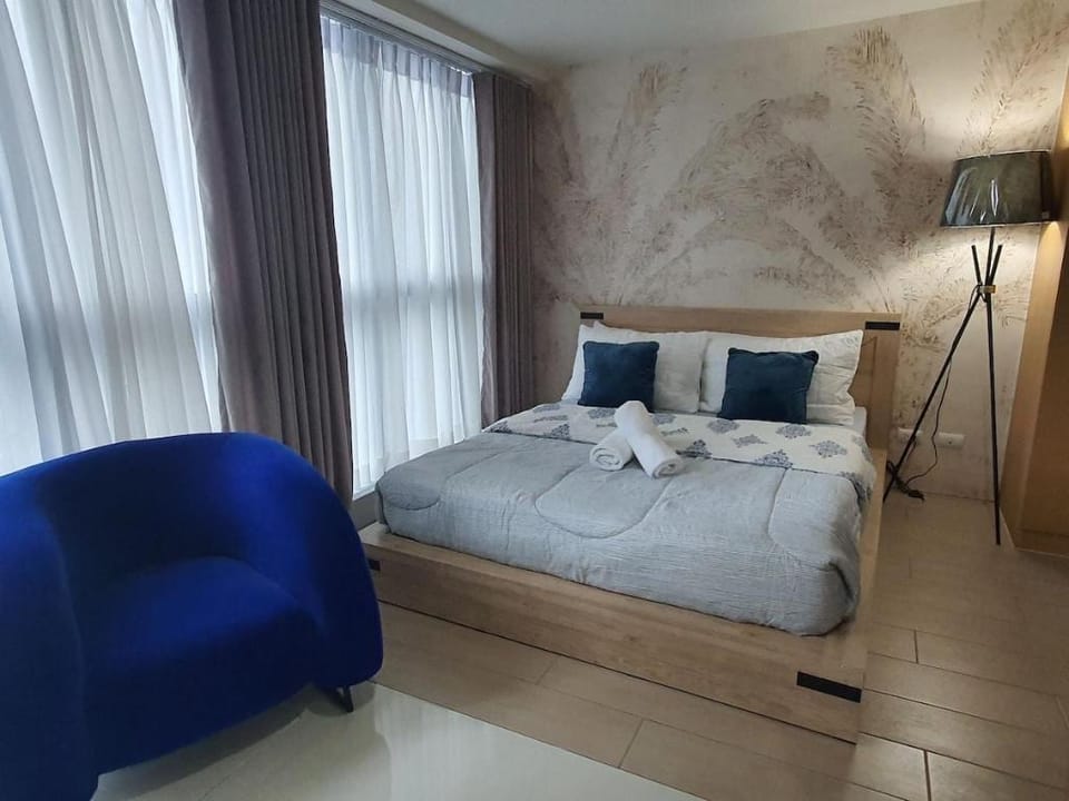 1-bedroom @ Uptown Parksuites BGC  Apartment in Makati