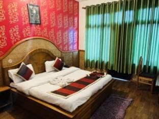 Hotel sumit  Apartment in Uttarakhand