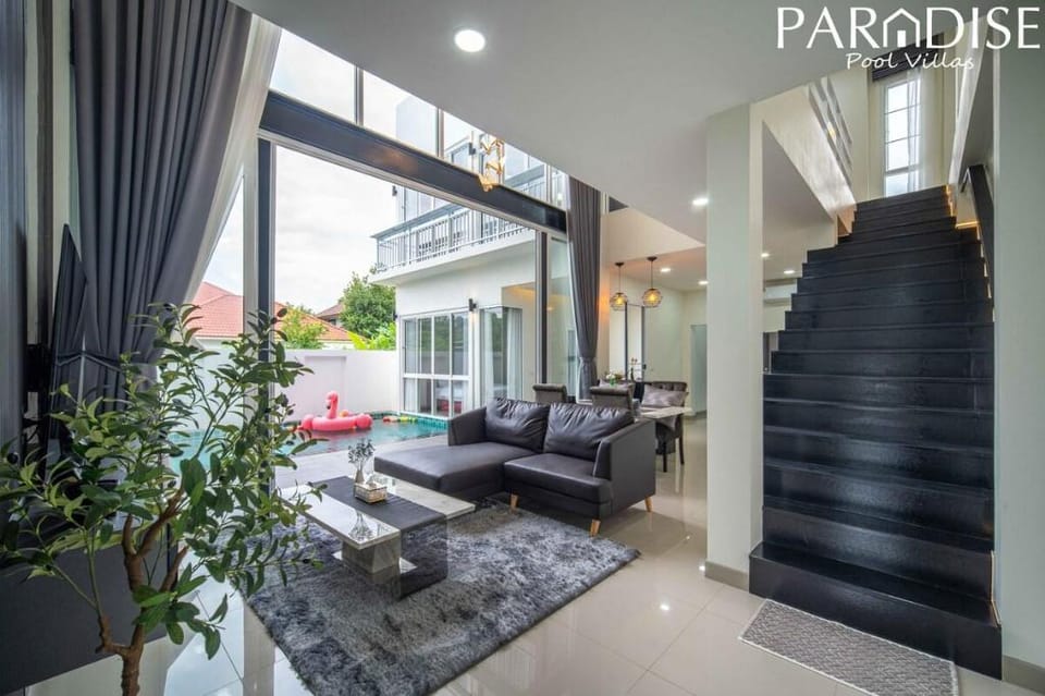 5-Bedroom Private Pool Villa – La Lune Chiang Mai Apartment in Thailand