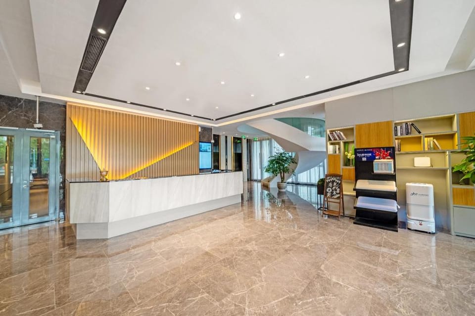 Home Inn Style Shanghai Lingang Lanwan Tiandi Hotel in Shanghai