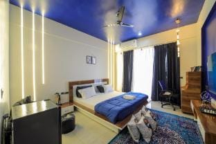 raahi sttay omaxe hazratganj Vacation rental in Lucknow
