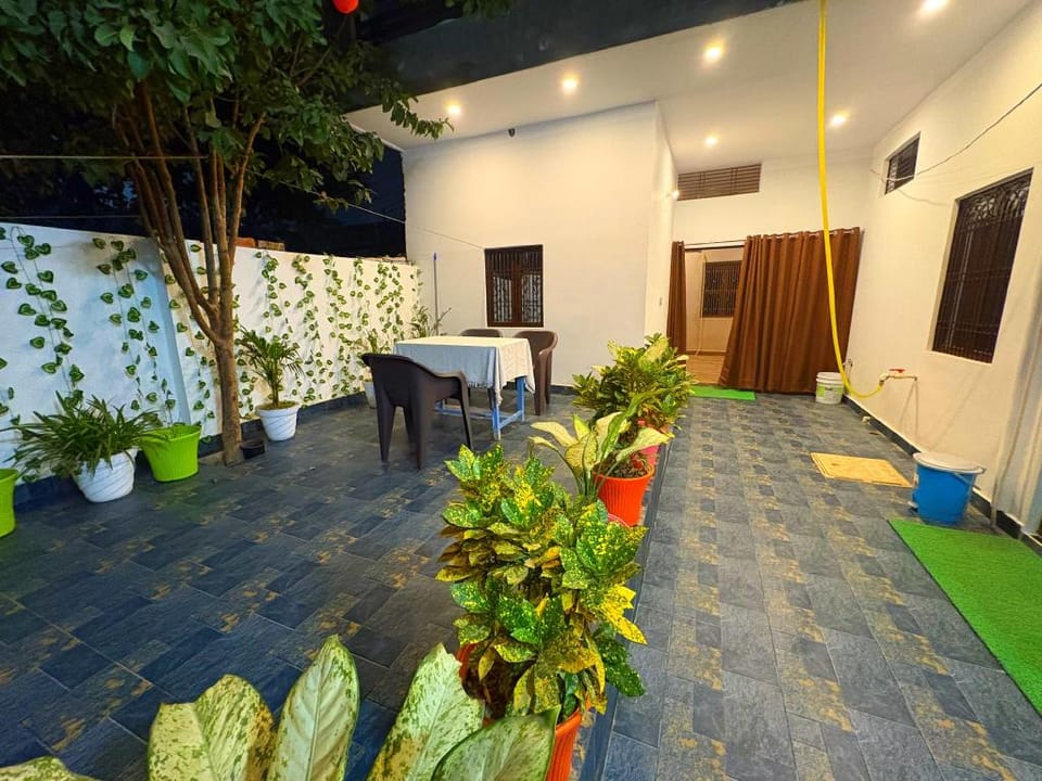 Sumedha Galaxy Inn Hotel in Varanasi
