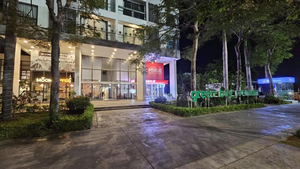 Greenbay Premium Ha Long Bay view-Apart Service  Apartment in Laos
