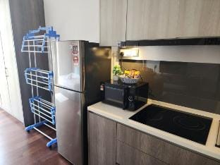 QueensvilleBig #LRT #TVBox #Netflix #Carpark #Lake Apartment in Federal Territory of Kuala Lumpur