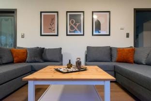 14 beds, 20p, 2 bath-, 1 livingroom Vacation rental in Peer