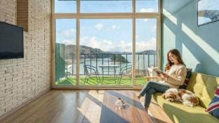 Yeosu Island Pet Pension Bed and Breakfast in South Korea