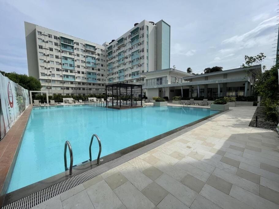 2-BR Condo for 4 in Dumaguete Apartment in Dumaguete