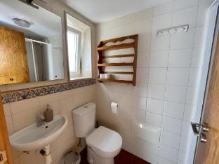 Da Silva Surfcamp - Red Room (Suite) Vacation rental in Lisbon District