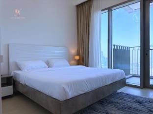 Skyline Apartment Linked to Dubai Mall Vacation rental in Dubai
