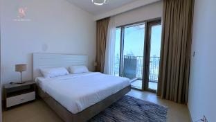 Skyline Apartment Linked to Dubai Mall Vacation rental in Dubai